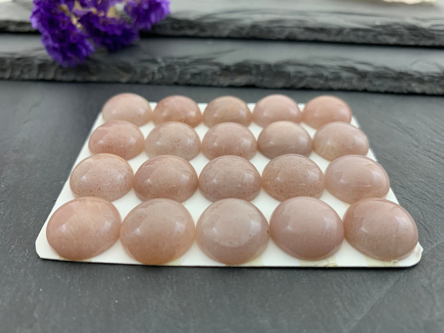 Pink Moonstone round 15mm cabochon - Calibrated cabochons