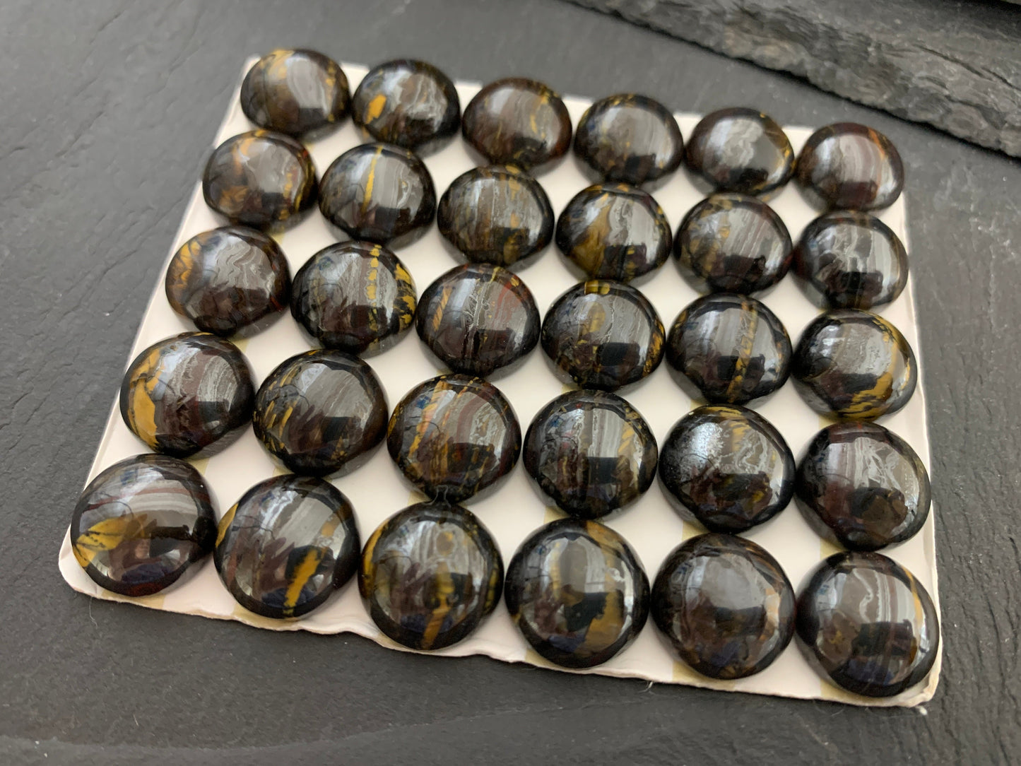 Tiger Iron 14mm cabochon - Calibrated cabochons