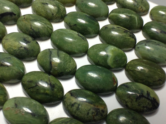 Green Opal 8x12mm cabochon - Calibrated cabochons