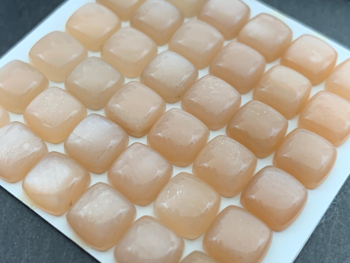 Peach Moonstone square 8mm cabochon - Calibrated cabochons