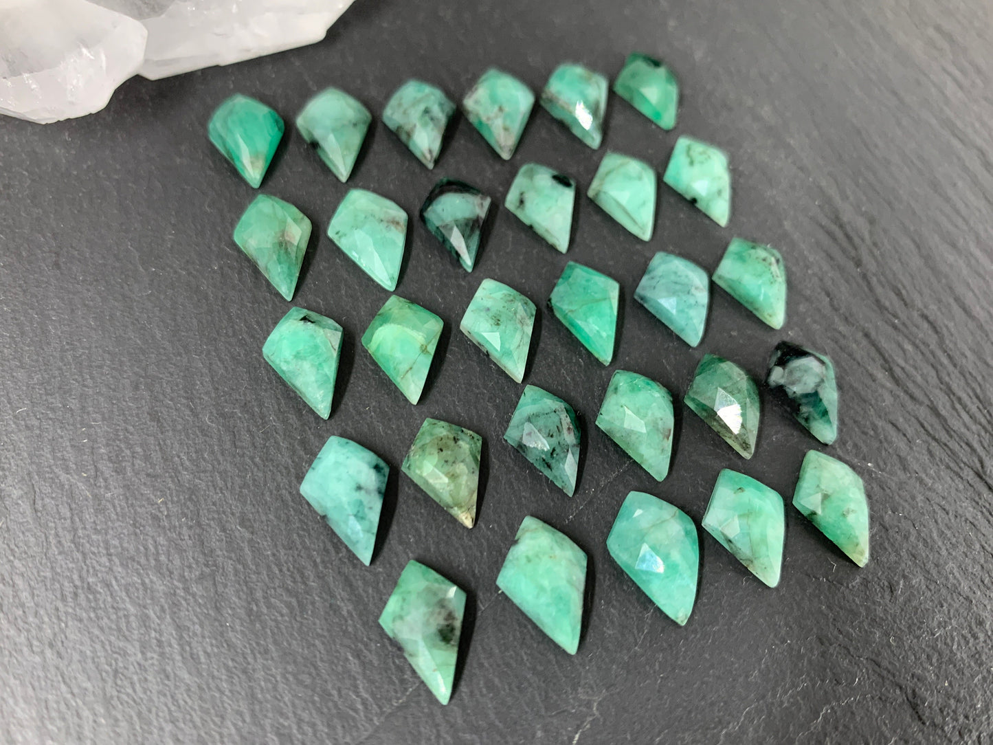 Faceted Emerald rhombus 8x12mm cabochon