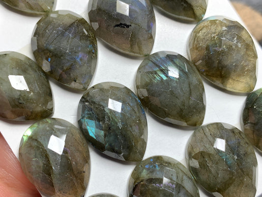 Faceted Labradorite pear 15x20mm cabochon - Calibrated Cabochons