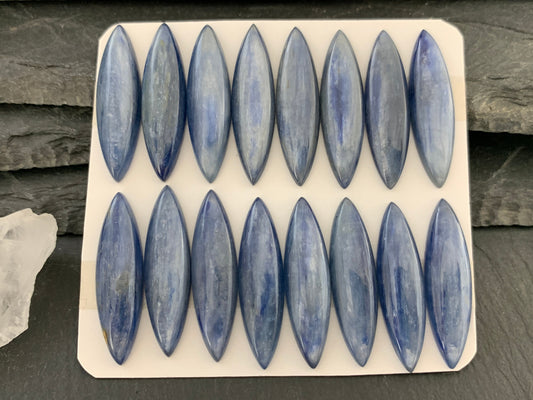 Blue Kyanite marquise 8x29-30mm cabochon - Calibrated cabochons