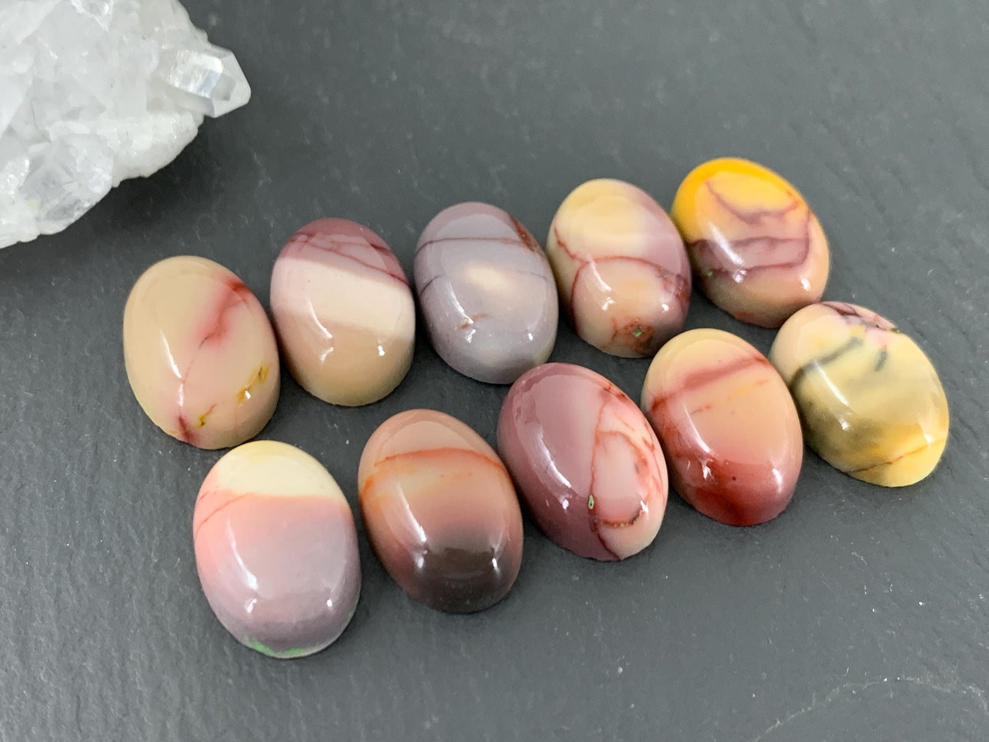 Mookaite oval 10x14mm cabochon