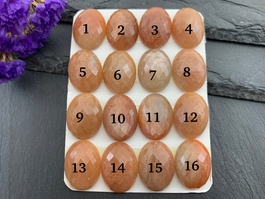 Faceted Goldsand Sunstone oval 15x20mm cabochon
