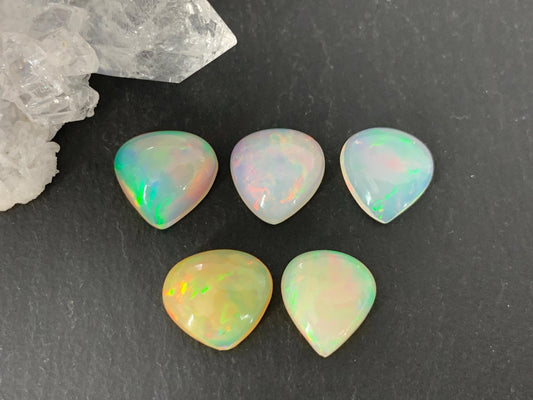 Ethiopian Opal pear 9-10mm cabochon