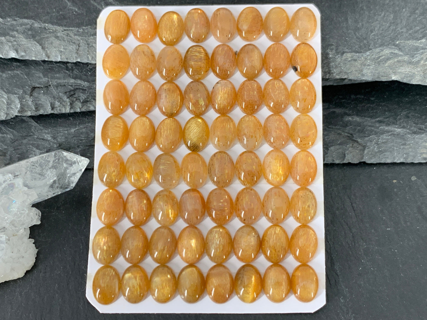 Gold Sunstone oval 6x8mm cabochon - Calibrated cabochons
