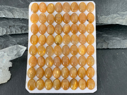 Gold Sunstone oval 6x8mm cabochon - Calibrated cabochons