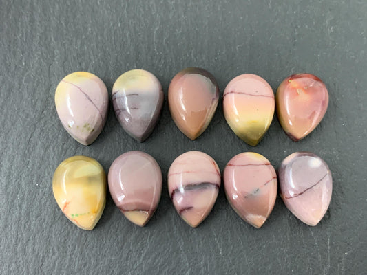 Mookaite Jasper pear 10x14mm cabochon