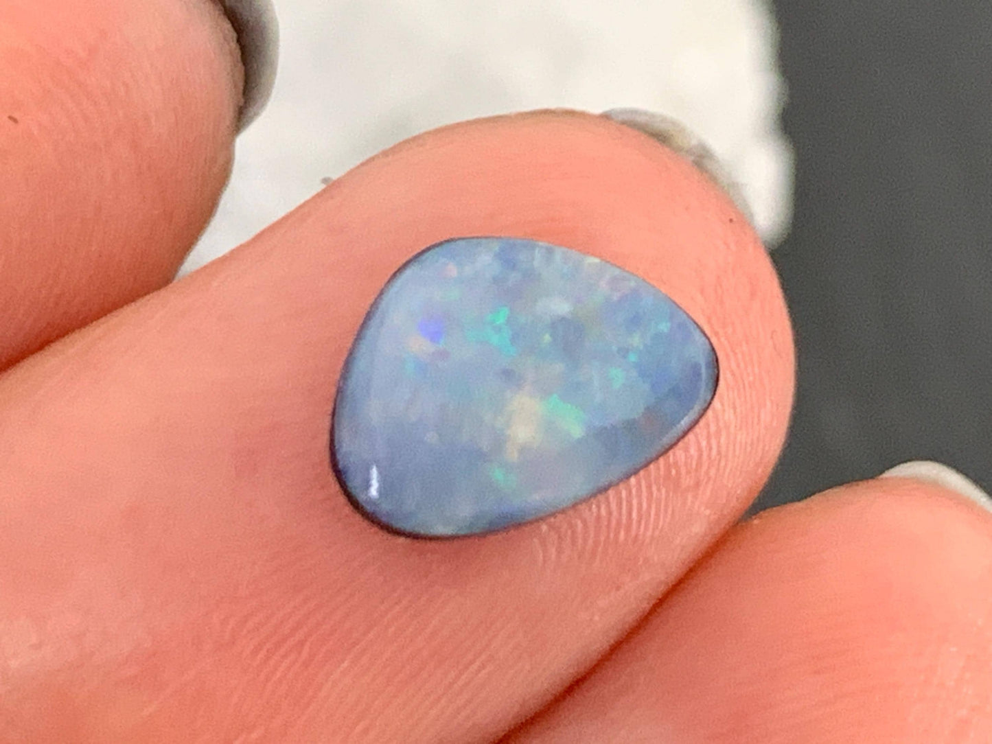 Australian Opal doublet 7x9x3mm cabochon