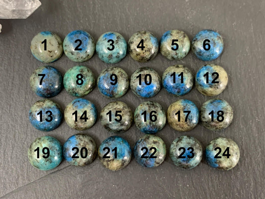 Azurite in Granite round 10mm cabochon - Calibrated cabochons.