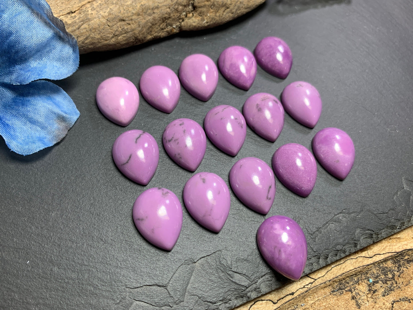 Phosphosiderite pear 15x20mm Cabochon - Calibrated cabochons