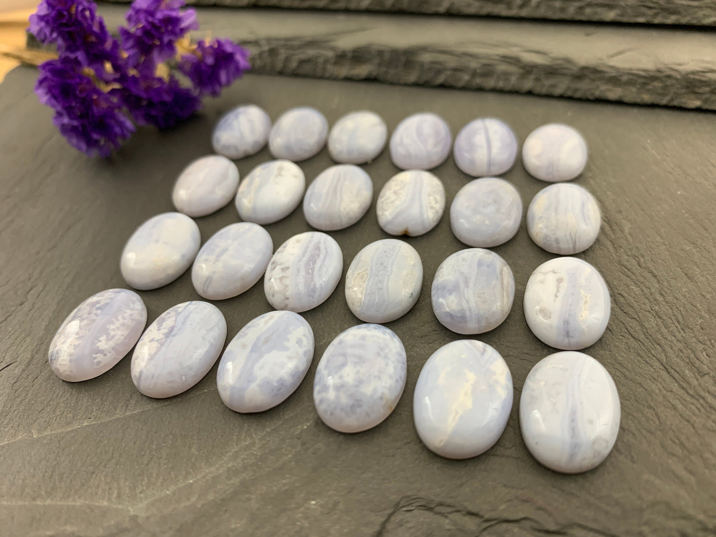 Blue Lace Agate oval 13x18mm cabochon - Calibrated cabochons