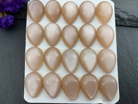 Peach Moonstone pear 13x18mm Cabochon - Calibrated cabochons