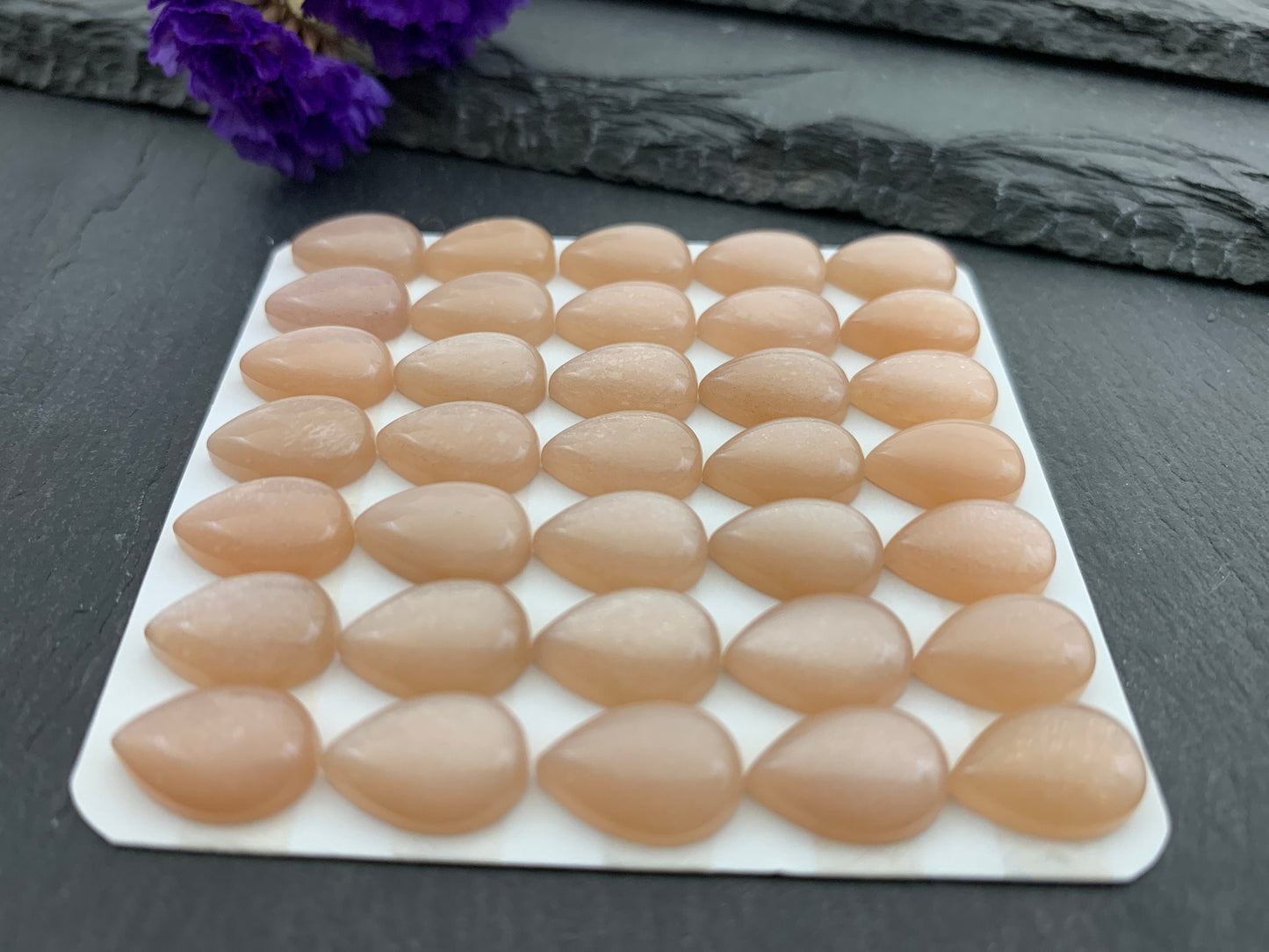Peach Moonstone pear 8x12mm cabochon - Calibrated cabochons
