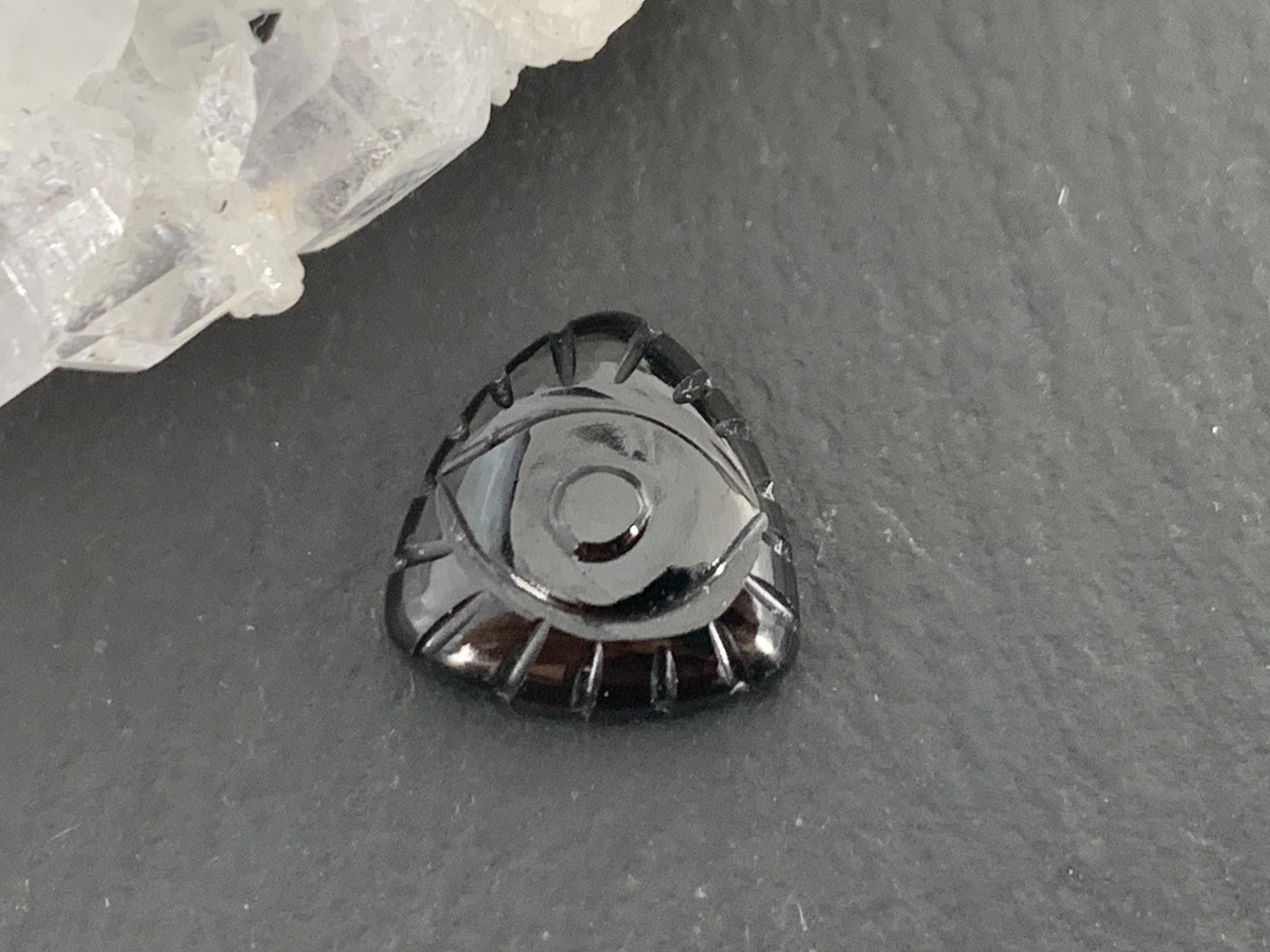 Spinel Carved Eye trillion 10mm cabochon