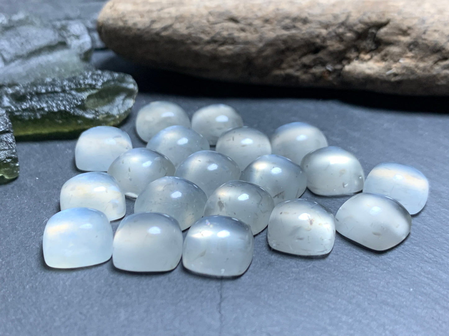 White Moonstone square cushion 10mm cabochon - Calibrated cabochons