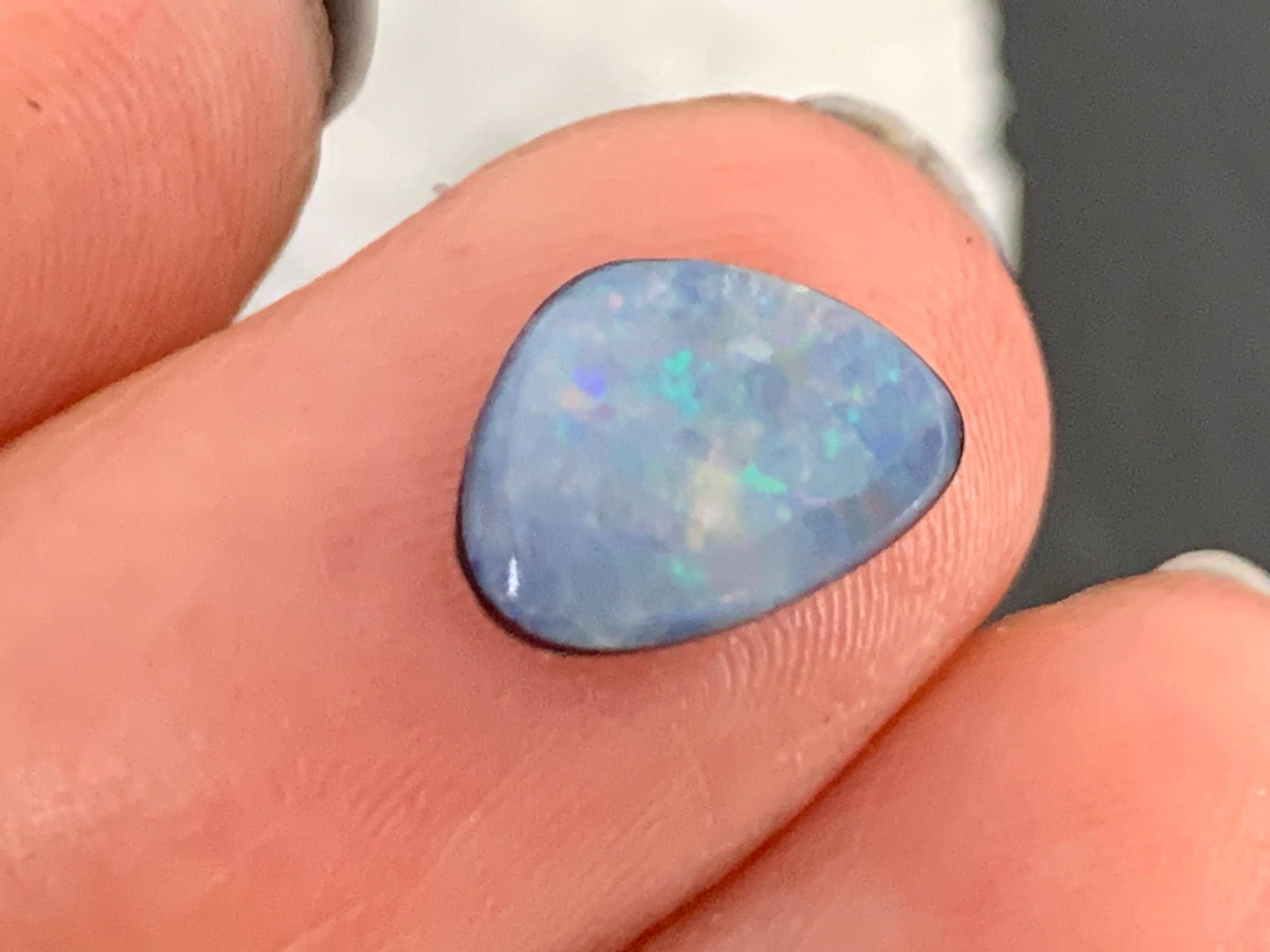 Australian Opal doublet 7x9x3mm cabochon