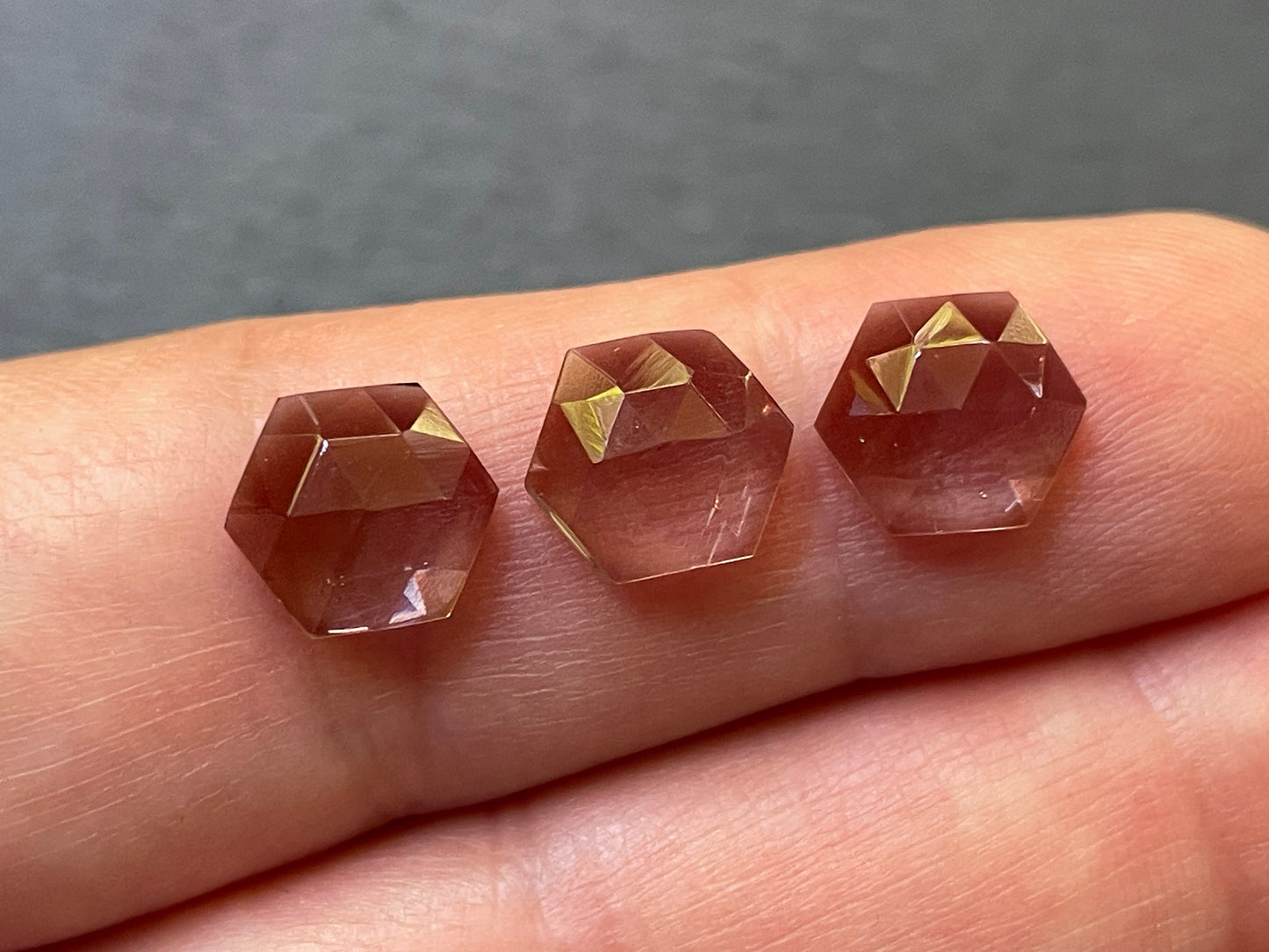 Faceted color changing Alexandrite hexagon 8mm cabochon - Cabochons are calibrated