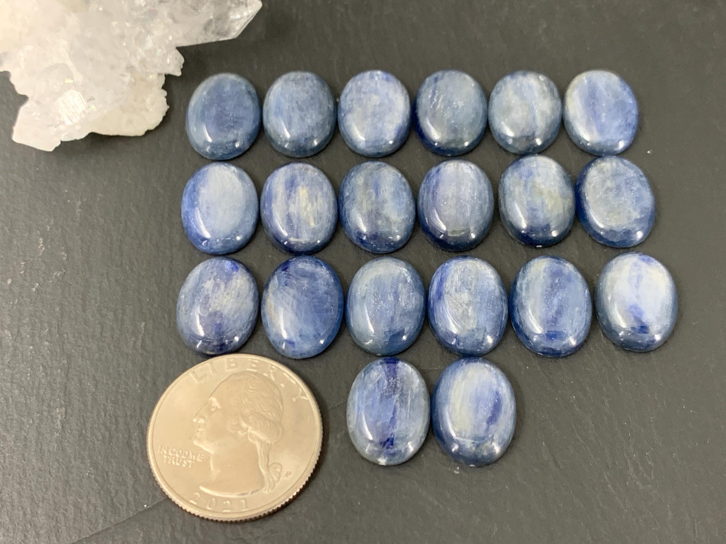 Kyanite oval 12x16mm cabochon - Calibrated cabochons /W455