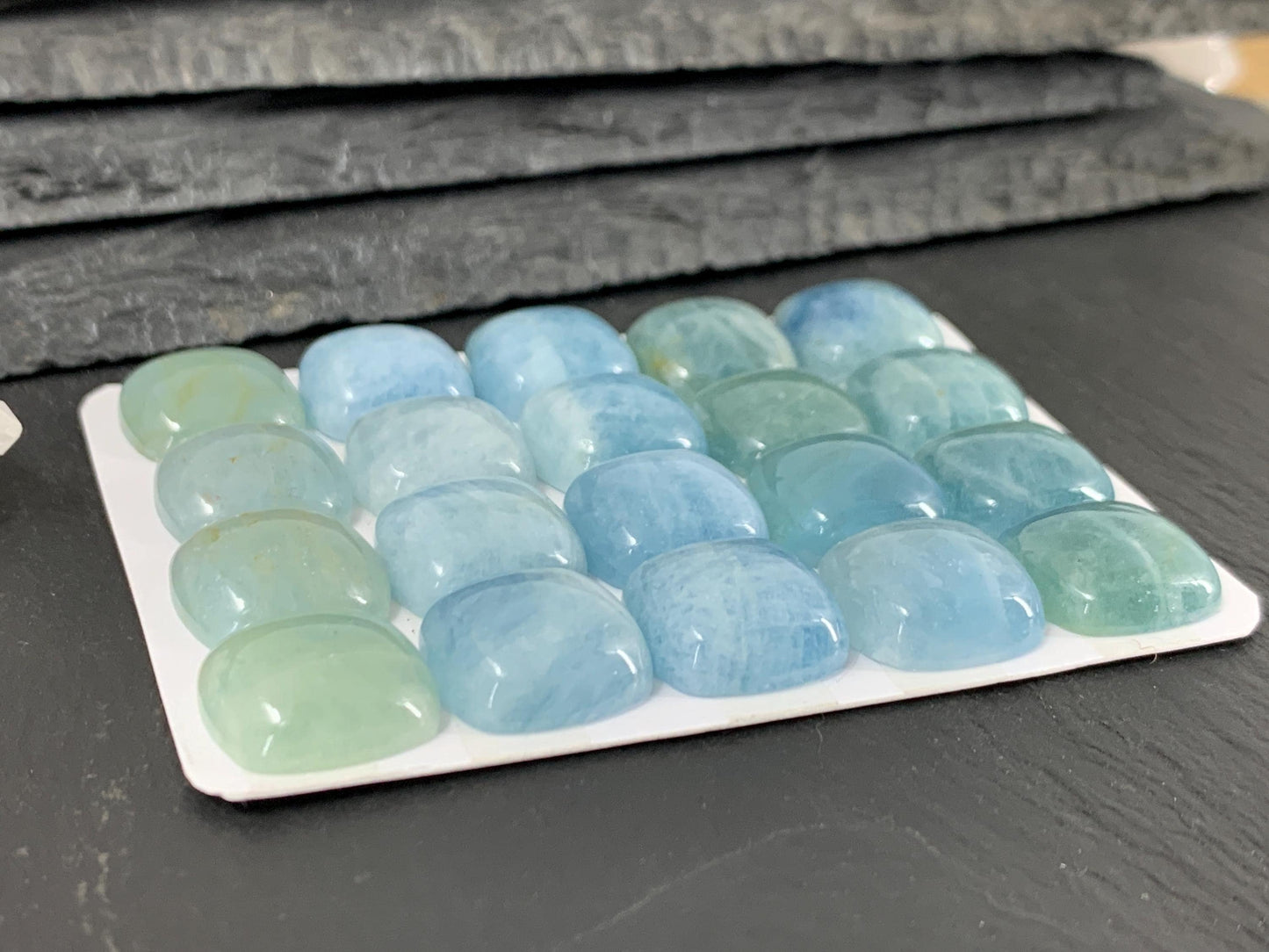 Aquamarine square cushion 15mm cabochon - Calibrated cabochons