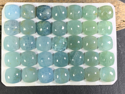 Aquamarine square cushion 10mm cabochon - Calibrated cabochons