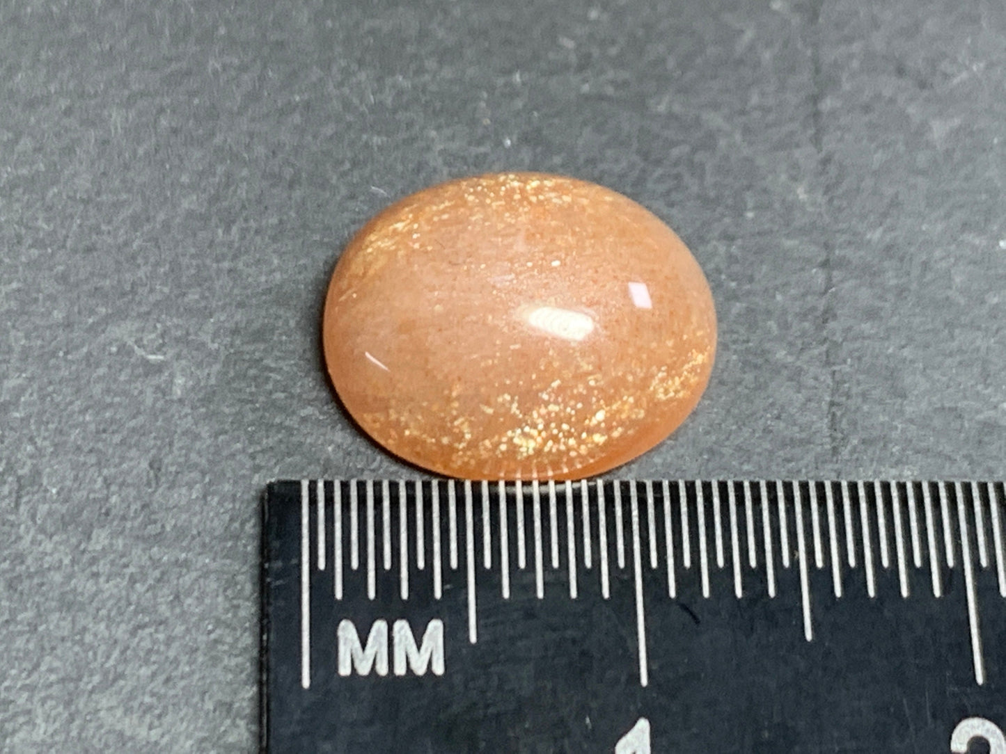Goldsand Sunstone oval 10x12mm Cabochon - Calibrated cabochons