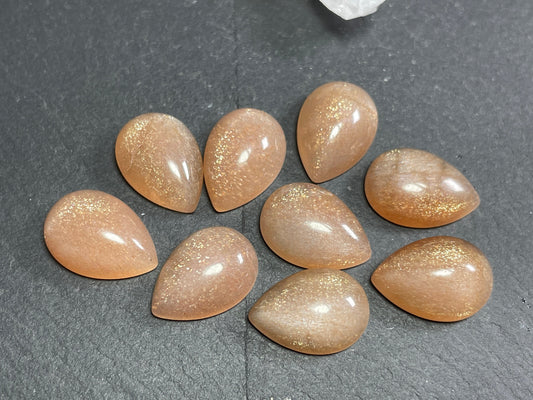 Goldsand Sunstone pear 10x14mm cabochon - Calibrated Cabochons