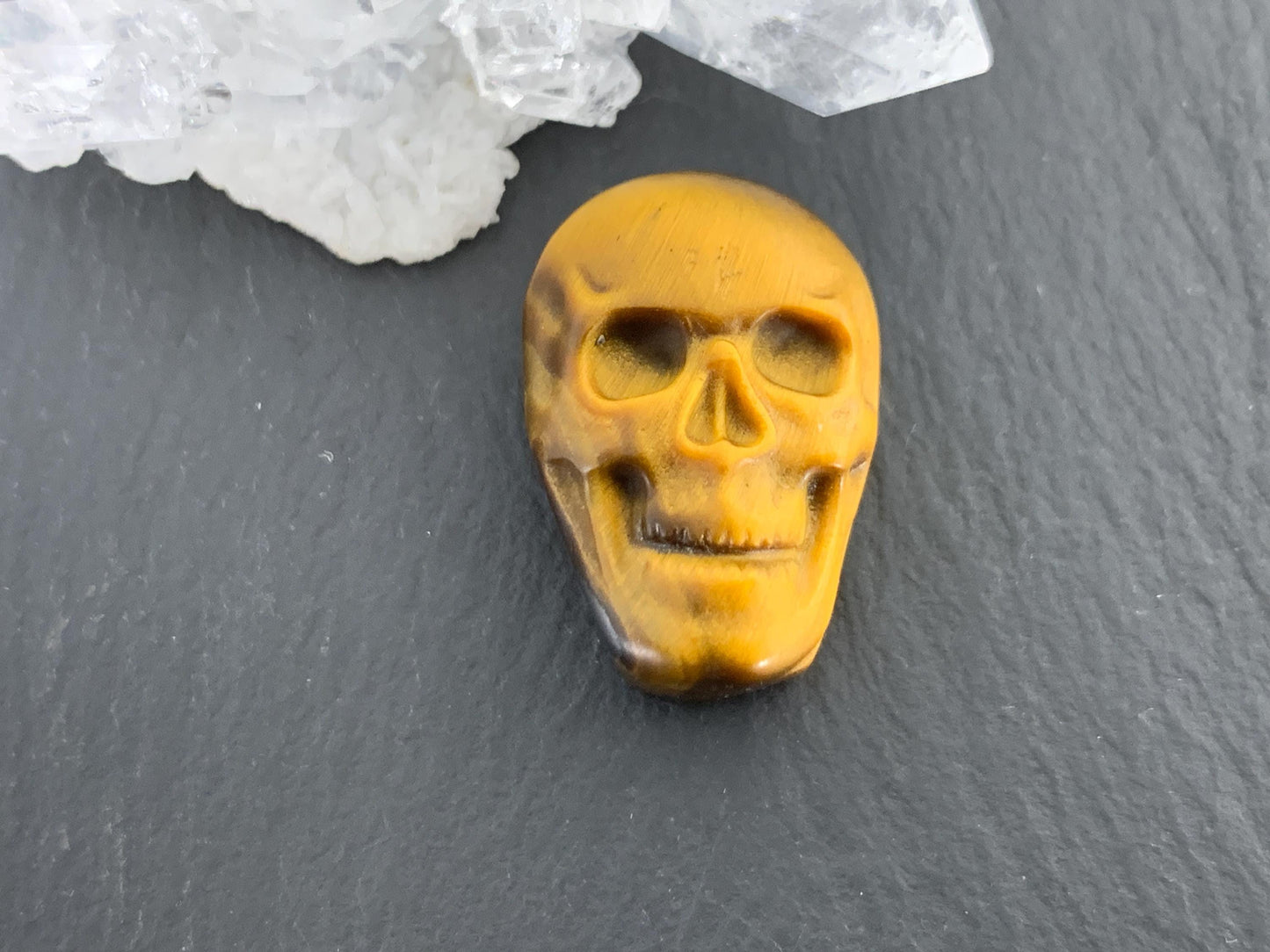 Tiger eye skull 15x22mm cabochon