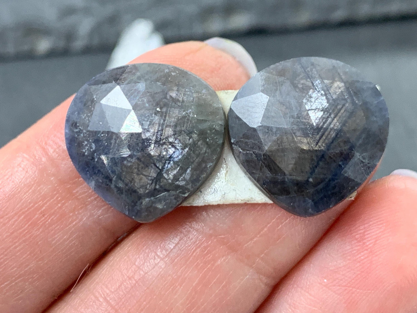 Faceted Star Sapphire pair 17x17mm cabochon - Sapphire pairs