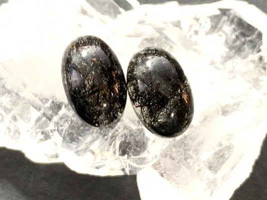 Black rutilated Quartz oval 8x12mm cabochon - Calibrated cabochons