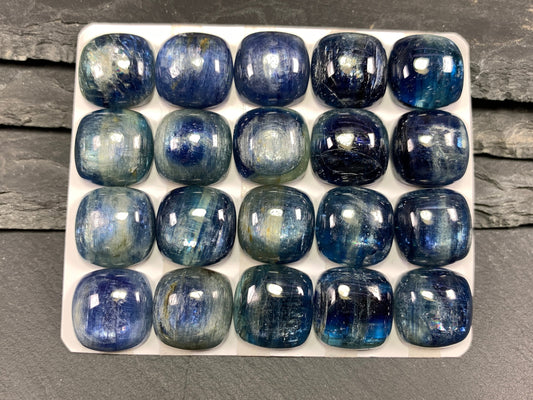 Kyanite square cushion 15mm cabochon - Calibrated cabochons