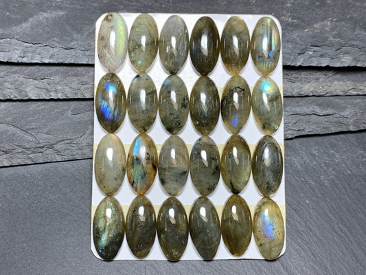 Labradorite oval 10x20mm cabochon - Calibrated Cabochons