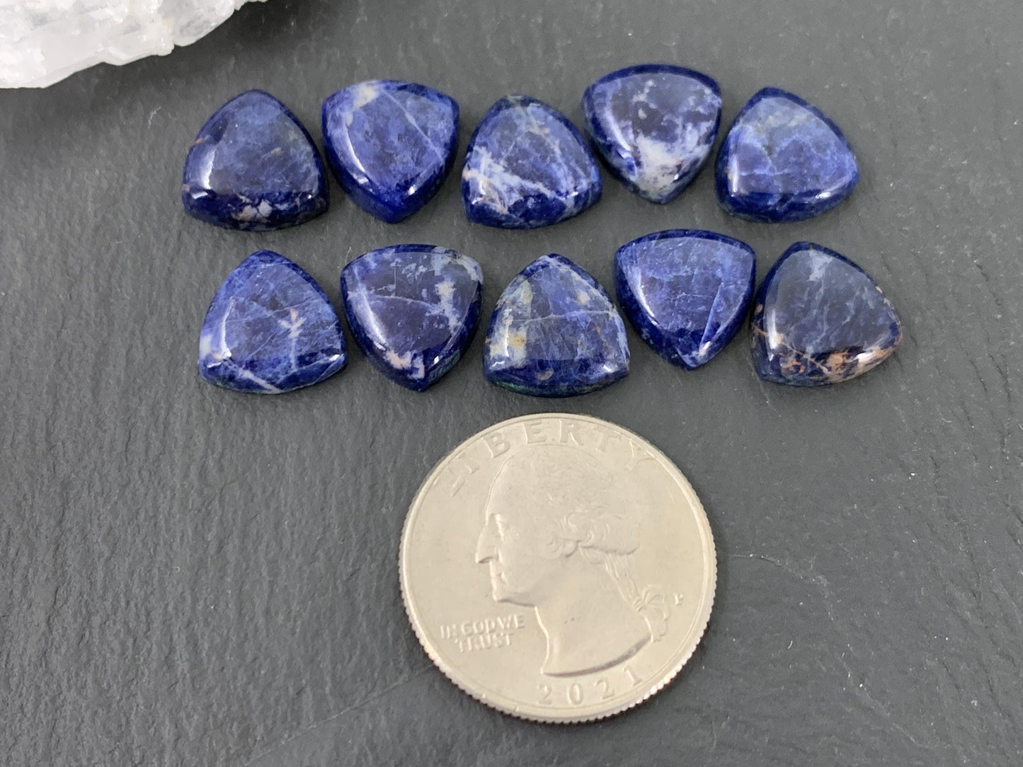 Sodalite trillion 12mm cabochon