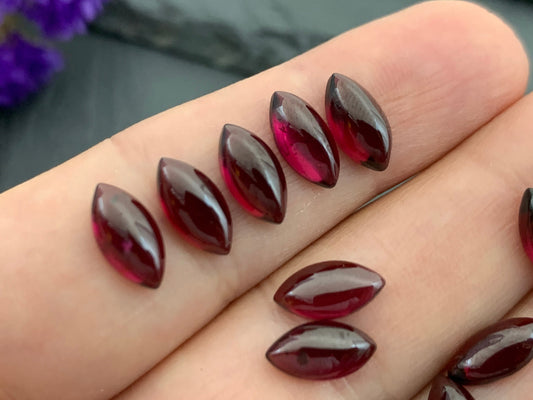 Garnet marquise  5x10mm cabochon