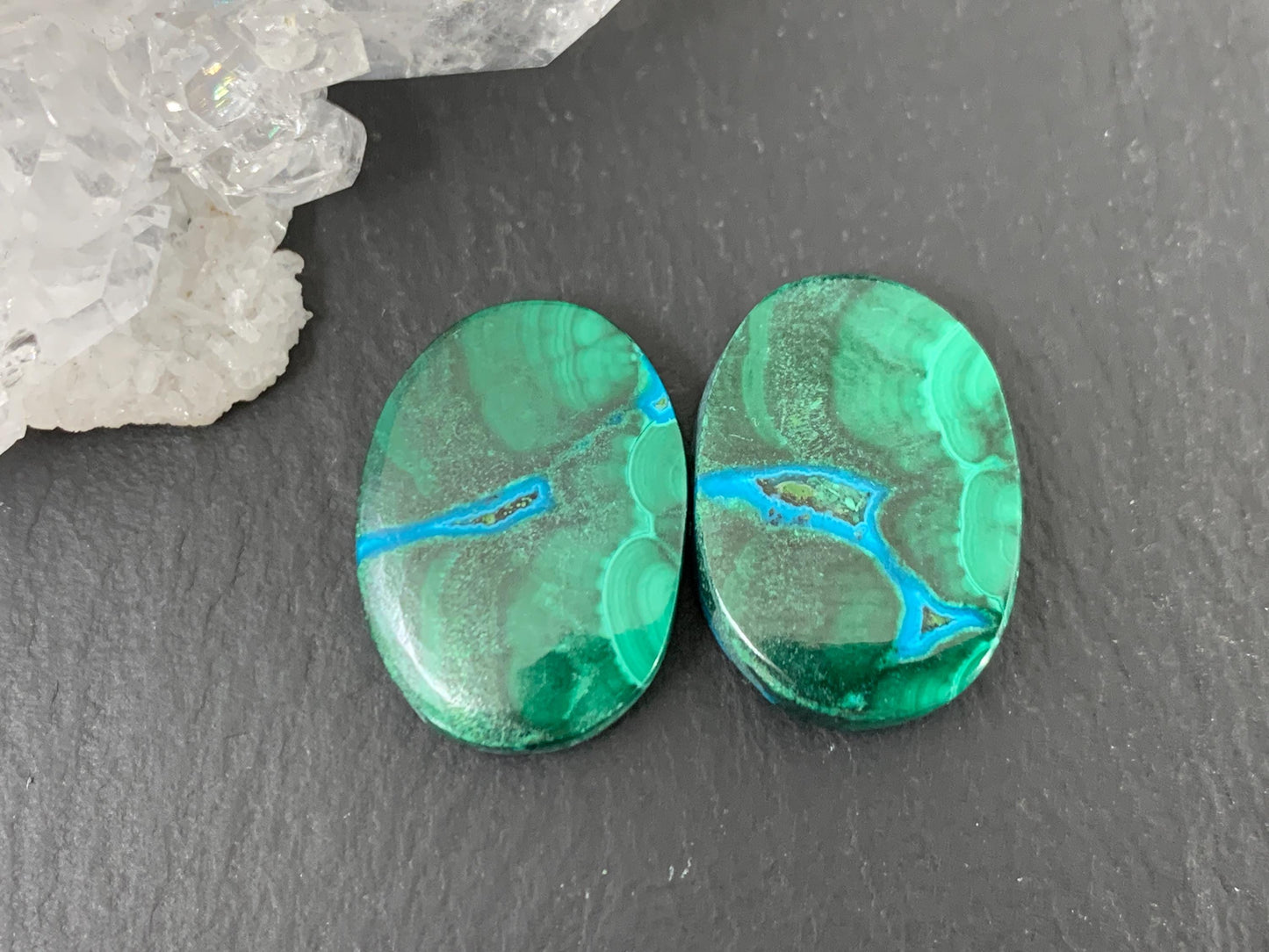 Malachite Chrysocolla oval 14x19x4mm cabochon pair