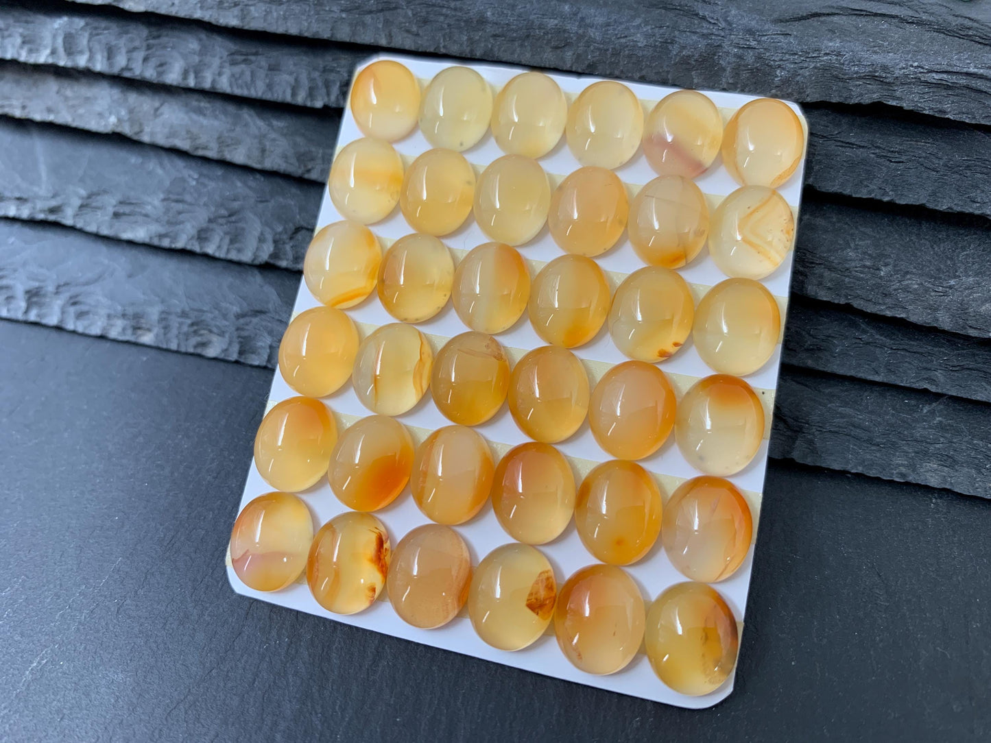 Carnelian oval 10x12mm cabochon - Calibrated cabochons