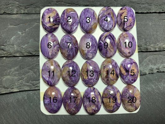 Charoite oval 13x18mm cabochon - Calibrated cabochons