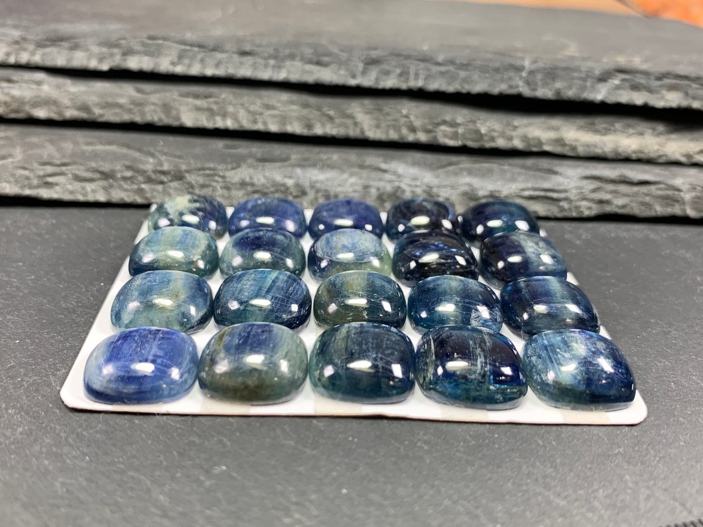Kyanite square cushion 15mm cabochon - Calibrated cabochons