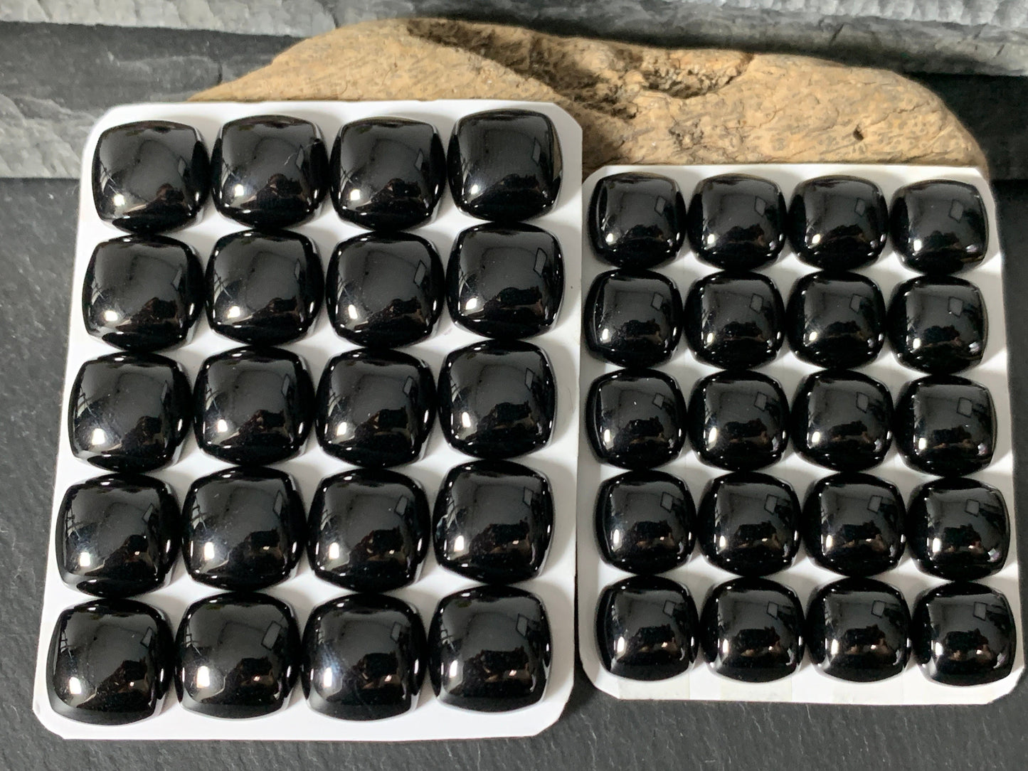 Black Spinel square cushion 12mm, 14mm cabochon - Calibrated cabochons