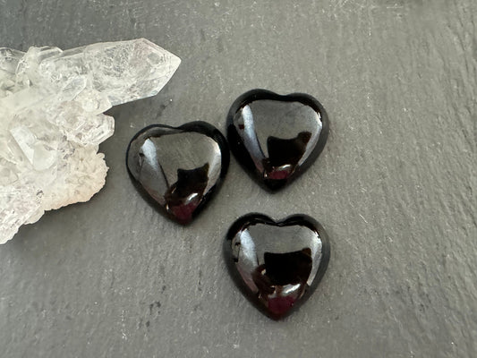 Black Agate heart 18mm cabochon - Calibrated cabochons