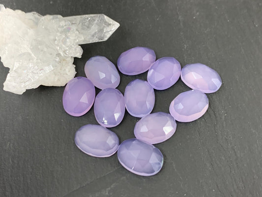 Lavender Chalcedony oval 10x14mm cabochon