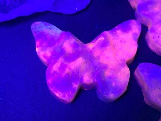 Color changing Sodalite butterfly 29x41mm cabochon