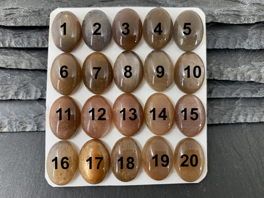 Sunstone oval 13x18mm cabochon - Calibrated cabochons