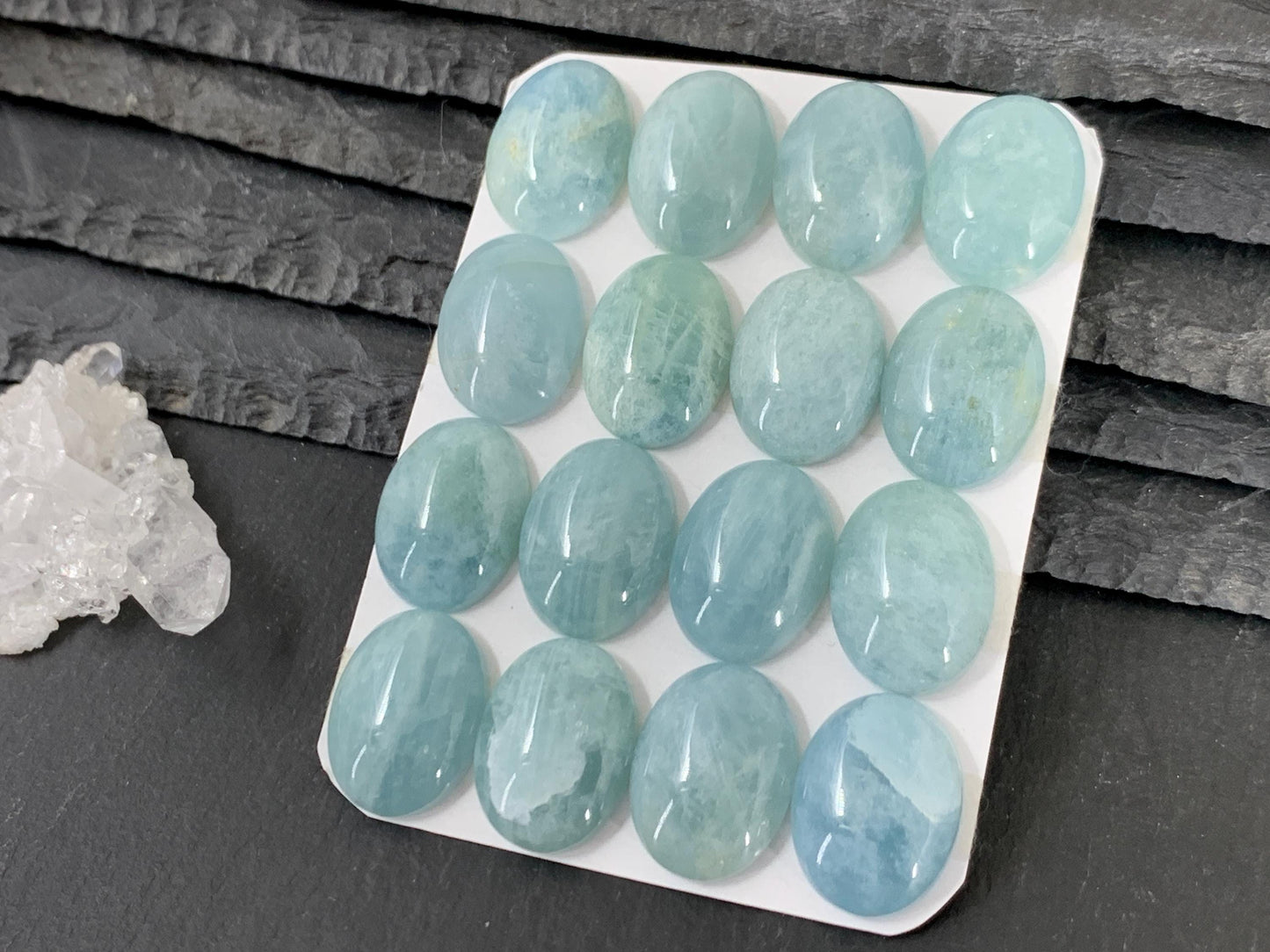 Aquamarine oval 15x20mm cabochon - Calibrated cabochons