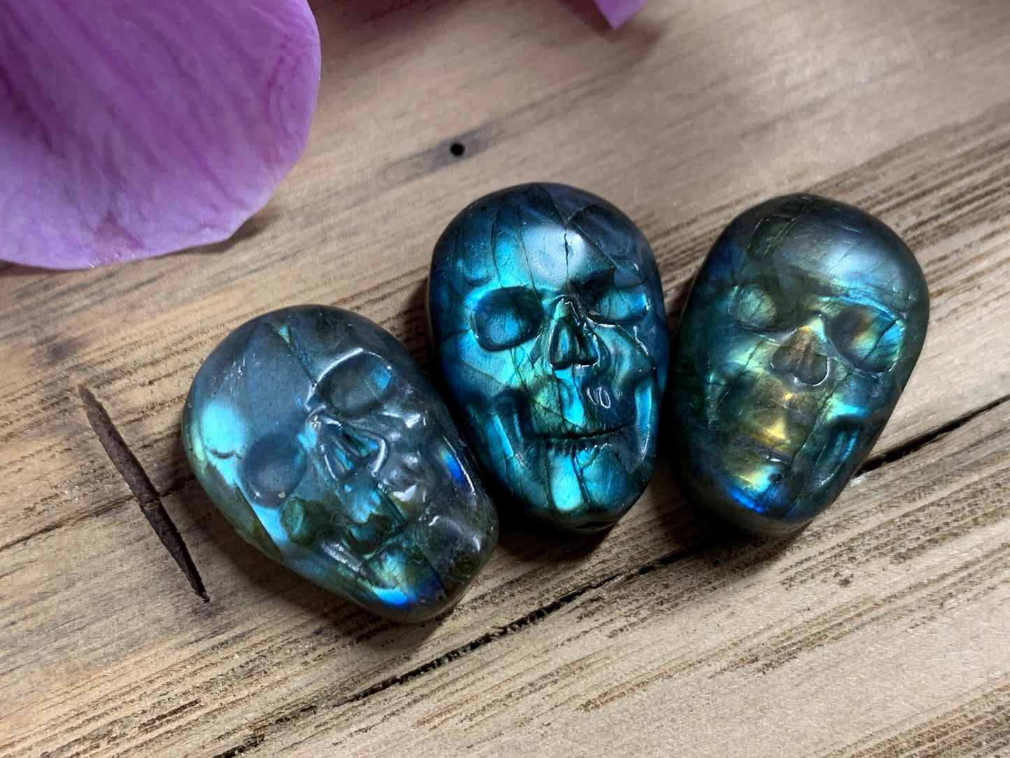 Labradorite Skull Carving 22mm long Rainbow Flash Crystal Skull, Gothic Crystal Decor, Witchy Jewelry