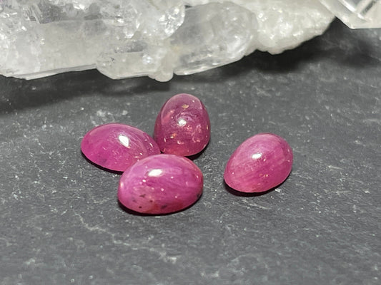 Ruby oval 4x6mm cabochon