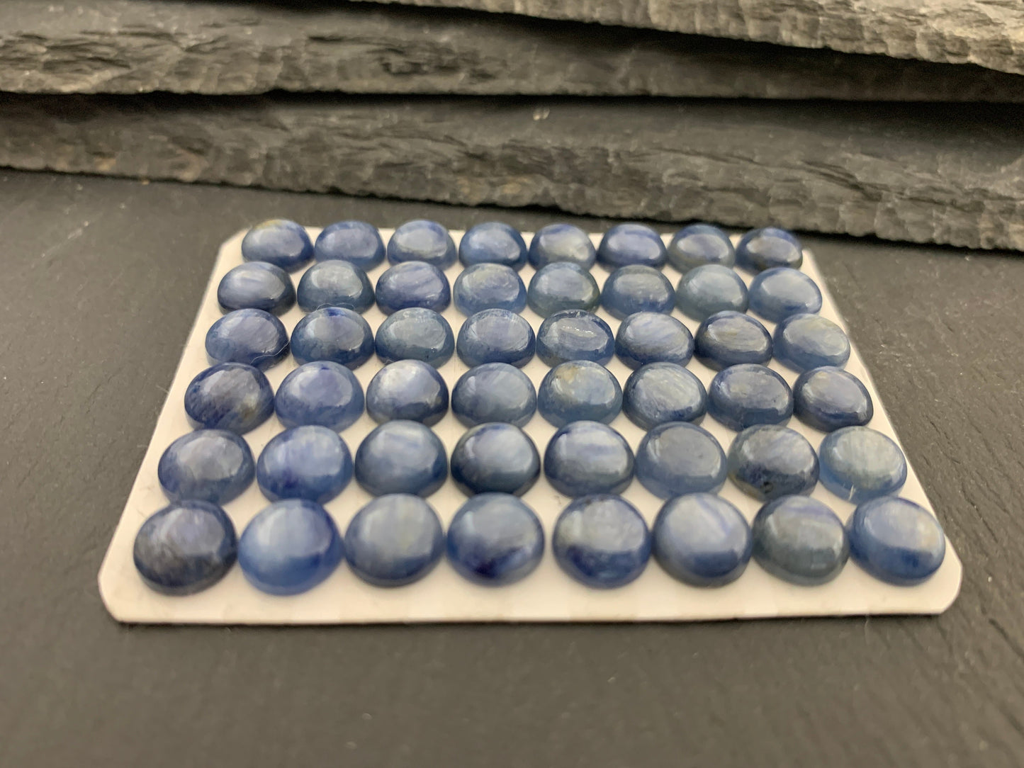 Kyanite round 8mm cabochon - Calibrated cabochons