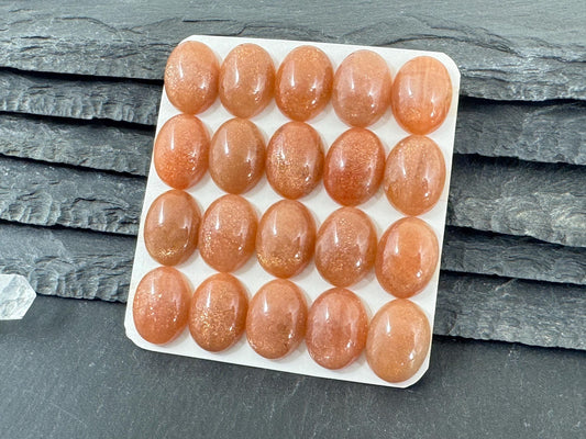 Goldsand Sunstone oval 12x16mm cabochon - Calibrated cabochons