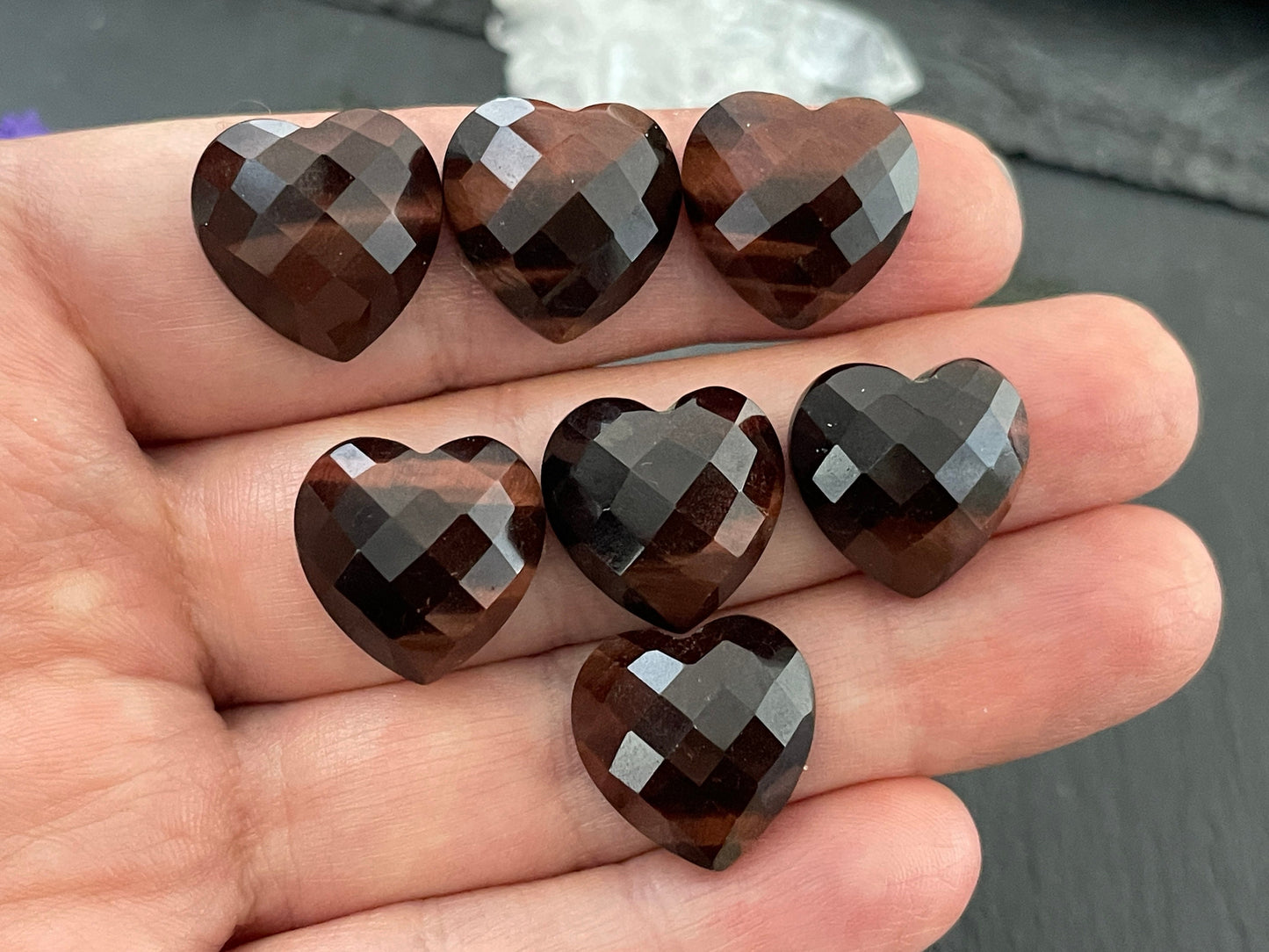 Faceted Red Tiger Eye Heart 15mm cabochon - Calibrated cabochons